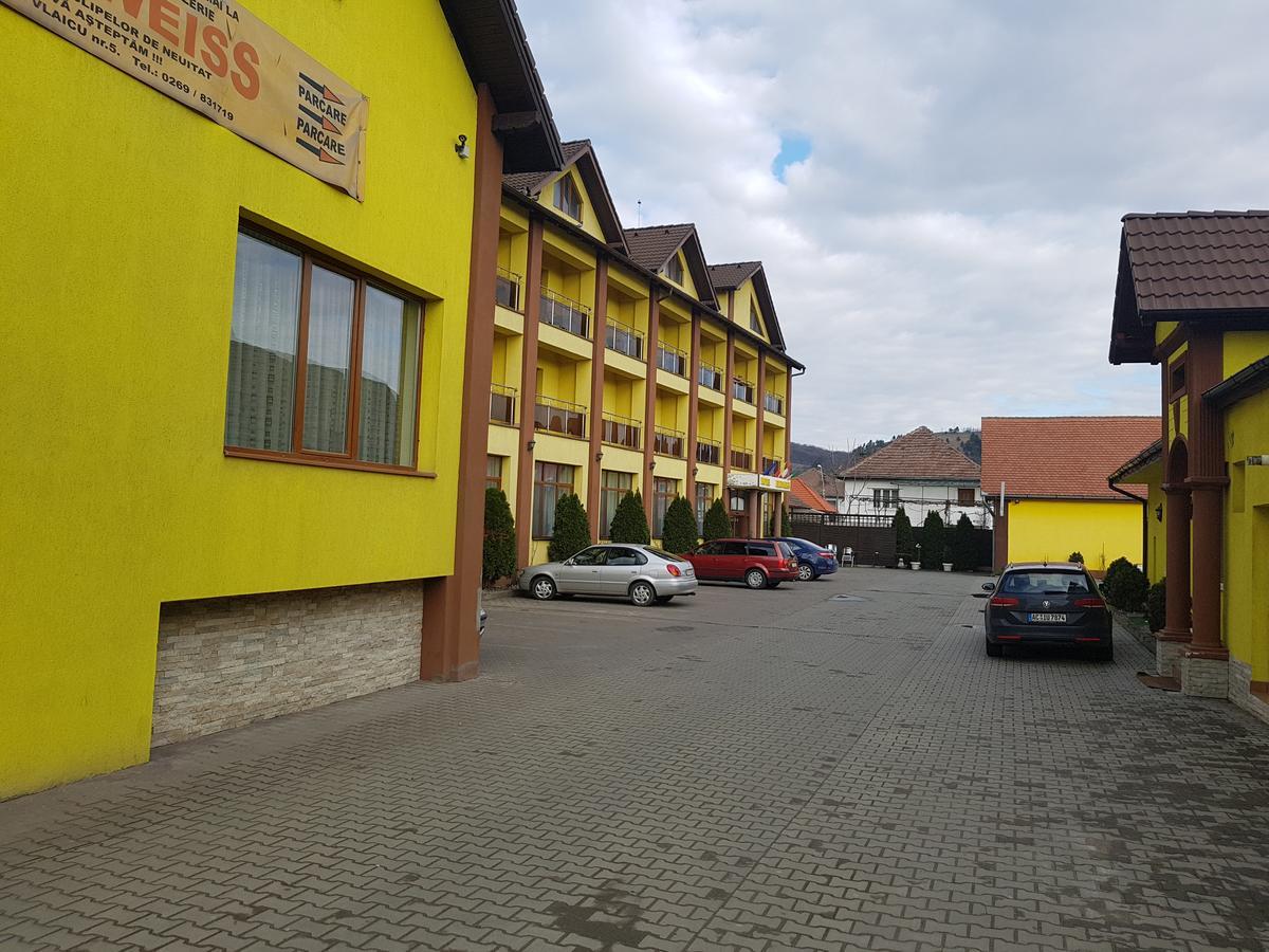 Hotel Edelweiss Mediaş Exterior foto