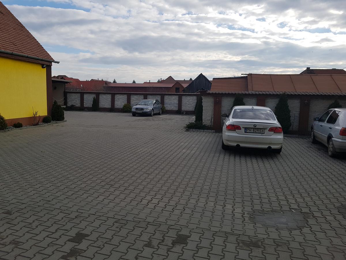 Hotel Edelweiss Mediaş Exterior foto